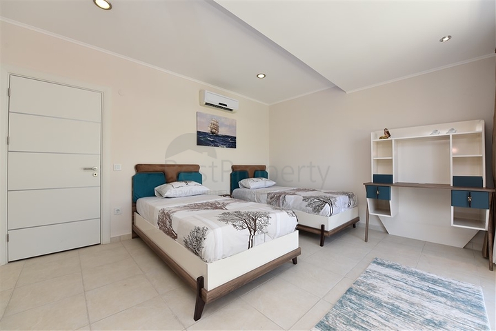 دوبلكس فاخرة -ضمن مجمع 5 نجوم - في افسلار / الانيا 