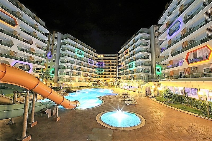 دوبلكس فاخرة -ضمن مجمع 5 نجوم - في افسلار / الانيا 