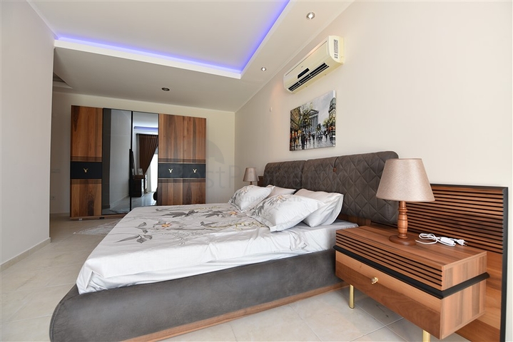 دوبلكس فاخرة -ضمن مجمع 5 نجوم - في افسلار / الانيا 