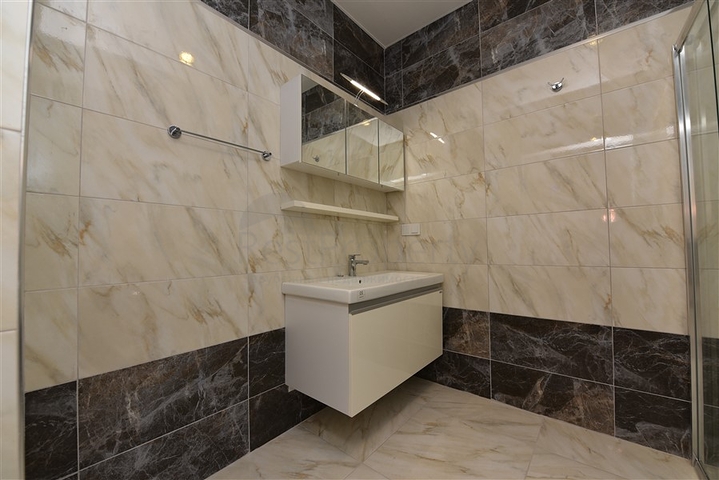 دوبلكس فاخرة -ضمن مجمع 5 نجوم - في افسلار / الانيا 