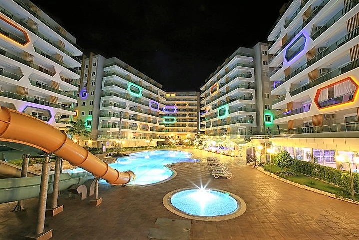 دوبلكس فاخرة -ضمن مجمع 5 نجوم - في افسلار / الانيا 