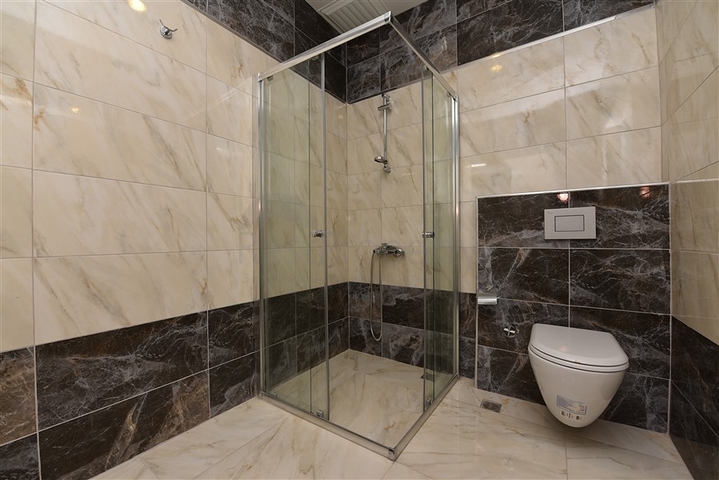 دوبلكس فاخرة -ضمن مجمع 5 نجوم - في افسلار / الانيا 