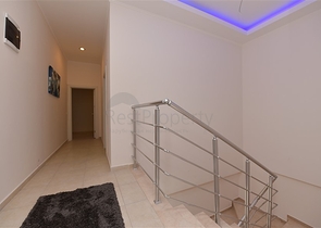 دوبلكس فاخرة -ضمن مجمع 5 نجوم - في افسلار / الانيا 