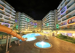 دوبلكس فاخرة -ضمن مجمع 5 نجوم - في افسلار / الانيا 