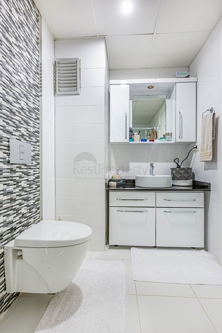 مجمع عائلي يضم كافة الخدمات -شقة فاخرة 2 غرفة وصالة - ضمن منطقة اوبا الراقية / الانيا 