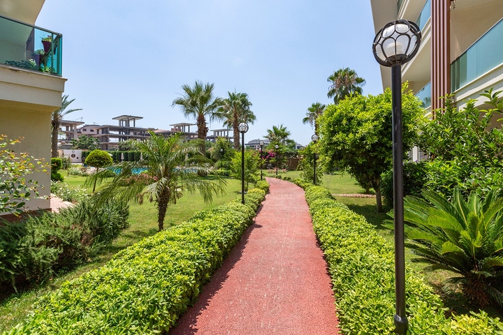 مجمع عائلي يضم كافة الخدمات -شقة فاخرة 2 غرفة وصالة - ضمن منطقة اوبا الراقية / الانيا 