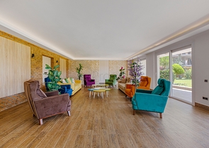 مجمع عائلي يضم كافة الخدمات -شقة فاخرة 2 غرفة وصالة - ضمن منطقة اوبا الراقية / الانيا 