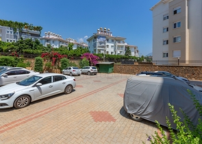 مجمع عائلي يضم كافة الخدمات -شقة فاخرة 2 غرفة وصالة - ضمن منطقة اوبا الراقية / الانيا 