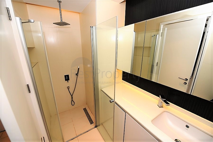 قريبة من البحر - شقة مفروشة من تصميم 1+1 - في منطقة اوبا / الانيا 