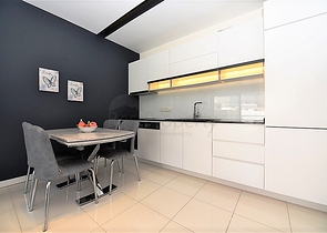 قريبة من البحر - شقة مفروشة من تصميم 1+1 - في منطقة اوبا / الانيا 