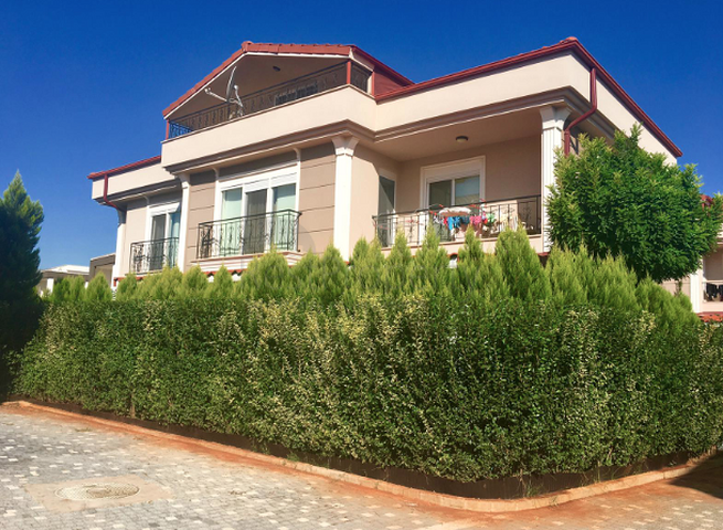 فيلا منفصلة 5 + 1 مع أثاث في مجمع في Döshemealti