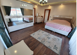 فيلا منفصلة 5 + 1 مع أثاث في مجمع في Döshemealti