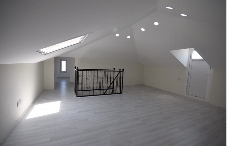 فيلا منفصلة 5 + 1 مع مسبح في Altynkol Dosemealti