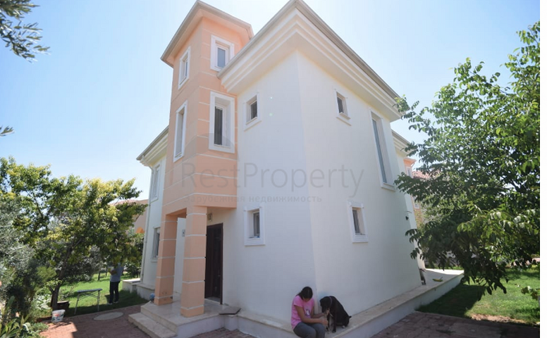 فيلا منفصلة 5 + 1 مع مسبح في Altynkol Dosemealti