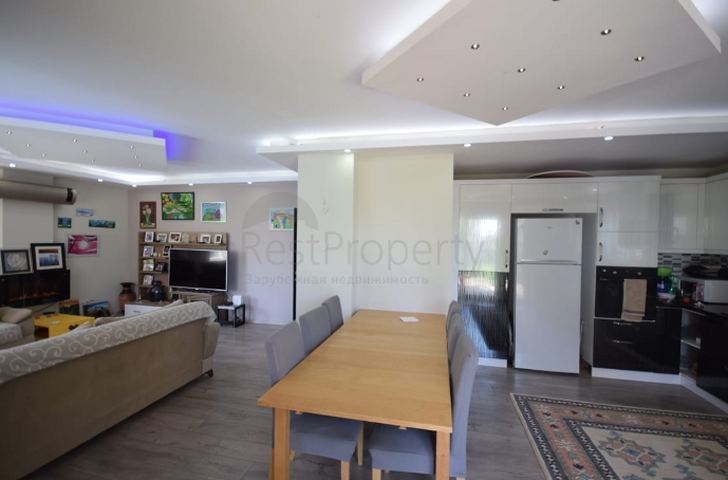 فيلا منفصلة 5 + 1 مع مسبح في Altynkol Dosemealti