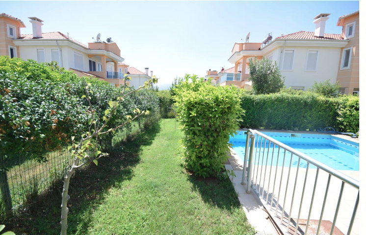 فيلا منفصلة 5 + 1 مع مسبح في Altynkol Dosemealti