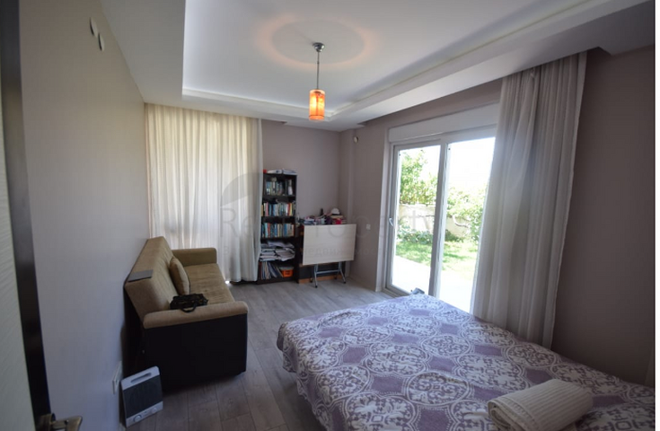 فيلا منفصلة 5 + 1 مع مسبح في Altynkol Dosemealti