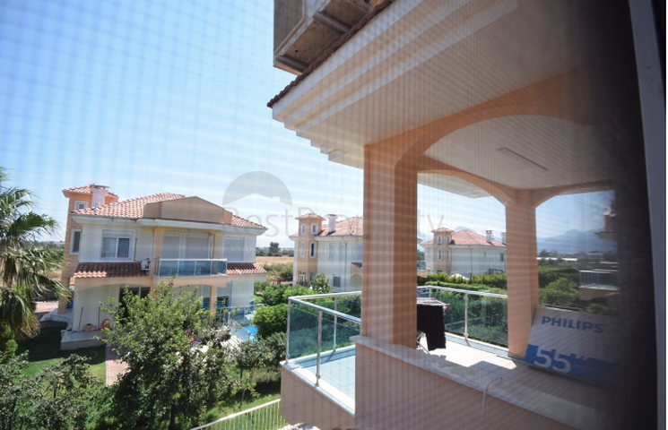 فيلا منفصلة 5 + 1 مع مسبح في Altynkol Dosemealti