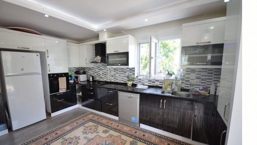 فيلا منفصلة 5 + 1 مع مسبح في Altynkol Dosemealti