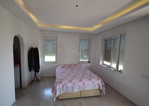 فيلا منفصلة 5 + 1 مع مسبح في Altynkol Dosemealti