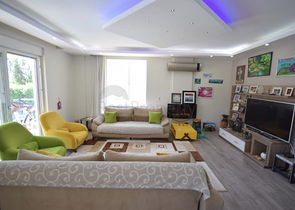 فيلا منفصلة 5 + 1 مع مسبح في Altynkol Dosemealti