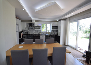 فيلا منفصلة 5 + 1 مع مسبح في Altynkol Dosemealti