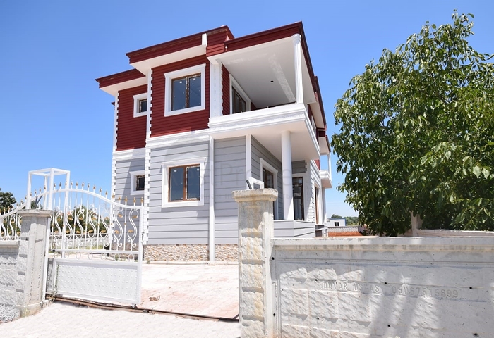 فيلا 4 + 1 مع ارض في  Dosemealti