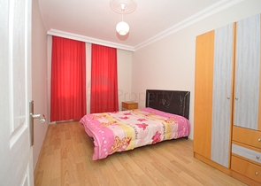 سعر منافس - شقة عائلية 2 غرفة وصالة - مطبخ منفصل - في منطقة مهموتلار / الانيا 