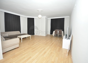 سعر منافس - شقة عائلية 2 غرفة وصالة - مطبخ منفصل - في منطقة مهموتلار / الانيا 