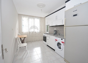 سعر منافس - شقة عائلية 2 غرفة وصالة - مطبخ منفصل - في منطقة مهموتلار / الانيا 