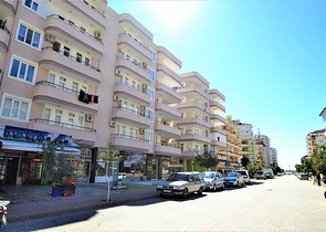 سعر منافس - شقة عائلية 2 غرفة وصالة - مطبخ منفصل - في منطقة مهموتلار / الانيا 