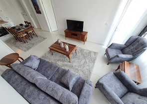 اطلالة بحر - طابق مرتفع -شقة غرفة وصالة ضمن مجمع سكني حديث / مهموتلار / الانيا 