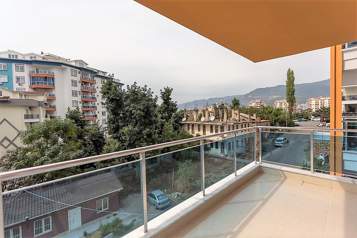 شقة مفروشة ضمن مجمع سكني في منطقة توسمور/ الانيا 