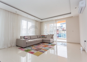 شقة مفروشة ضمن مجمع سكني في منطقة توسمور/ الانيا 