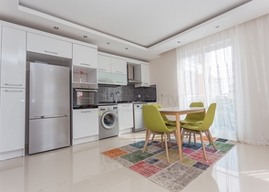 شقة مفروشة ضمن مجمع سكني في منطقة توسمور/ الانيا 