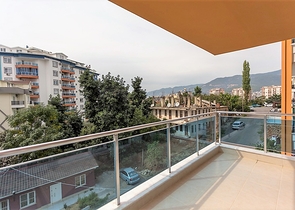 شقة مفروشة ضمن مجمع سكني في منطقة توسمور/ الانيا 