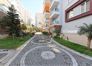 شقة مفروشة ضمن مجمع سكني في منطقة توسمور/ الانيا 