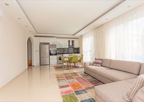 شقة مفروشة ضمن مجمع سكني في منطقة توسمور/ الانيا 