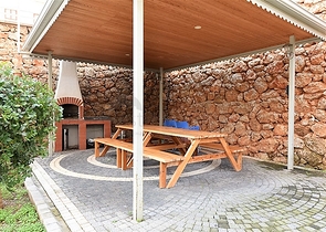 شقة مفروشة ضمن مجمع سكني في منطقة توسمور/ الانيا 