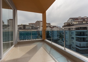 شقة مفروشة ضمن مجمع سكني في منطقة توسمور/ الانيا 