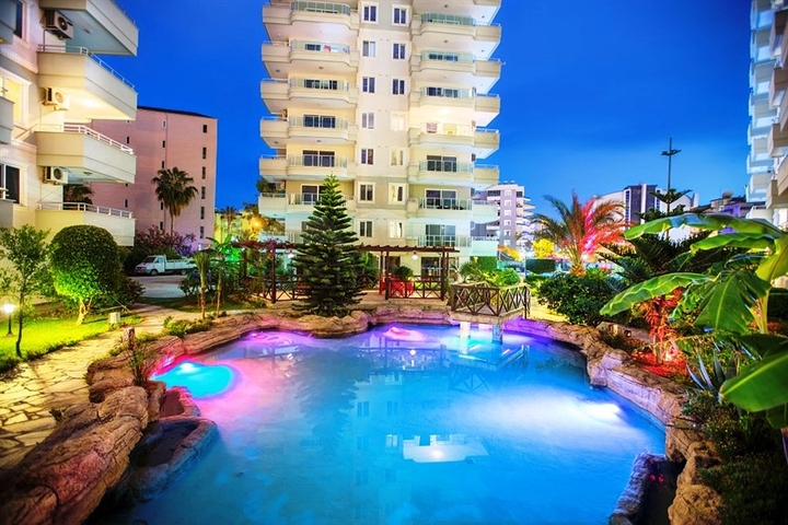 شقة عائلية ضمن مجمع سكني في منطقة توسمور المركزية / الانيا 