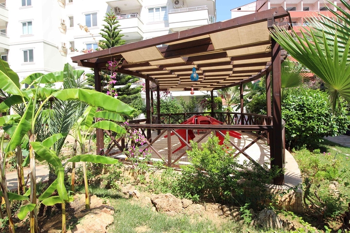 شقة عائلية ضمن مجمع سكني في منطقة توسمور المركزية / الانيا 