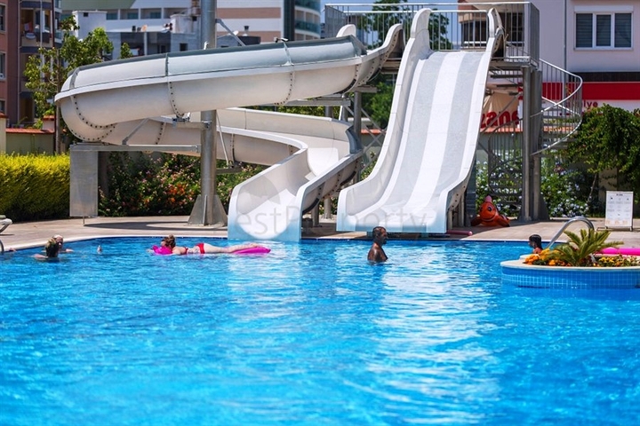 شقة عائلية ضمن مجمع سكني في منطقة توسمور المركزية / الانيا 