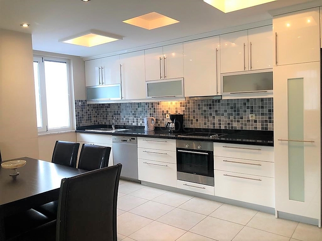 شقة عائلية ضمن مجمع سكني في منطقة توسمور المركزية / الانيا 