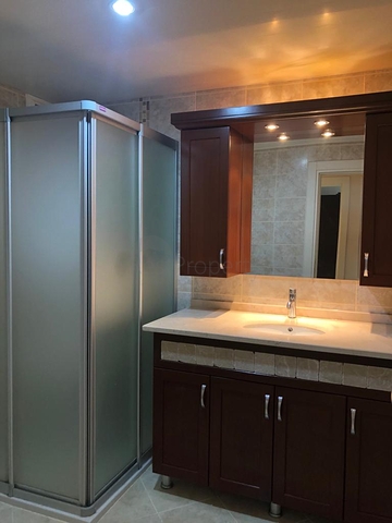 شقة عائلية ضمن مجمع سكني في منطقة توسمور المركزية / الانيا 