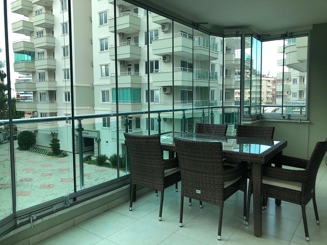 شقة عائلية ضمن مجمع سكني في منطقة توسمور المركزية / الانيا 