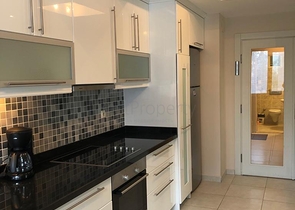 شقة عائلية ضمن مجمع سكني في منطقة توسمور المركزية / الانيا 