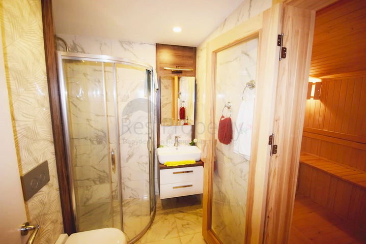 فيلا 5 + 1 في مجمع في يشلباهير دوشيميتي