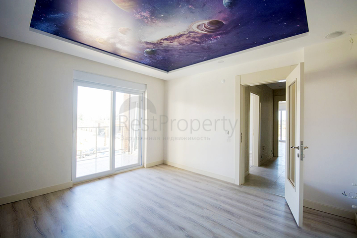 فيلا 5 + 1 في مجمع في يشلباهير دوشيميتي