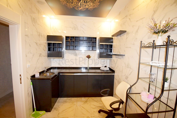 فيلا 5 + 1 في مجمع في يشلباهير دوشيميتي